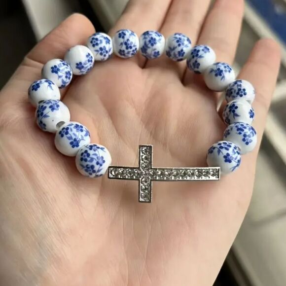 Cross blue and white stretch bracelet - Picture 3 of 10